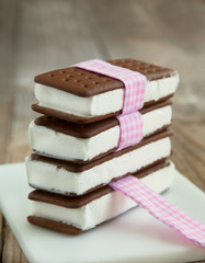 Ice cream sandwich