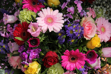 Mixed bouquet in pink, purple and red