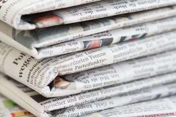 Abwaschbare Fototapete Zeitungen viele Zeitungen