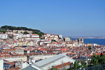 Fototapeta na wymiar Walk through Lisbon