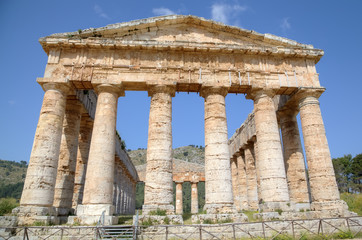 Fototapeta premium Doric Temple in Segesta, Sicily, Italy