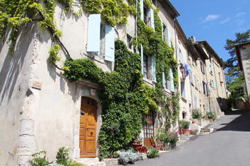 Fototapeta na wymiar Dieulefit, Haute-Provence