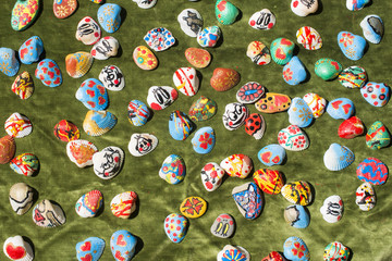 Clam shells souvenirs. Painted figures