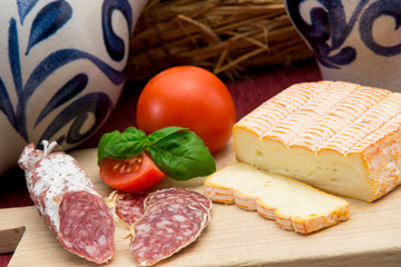 Salami und Käse