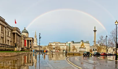 Deurstickers rainbow over Trafalgar Square in London, UK © eddygaleotti