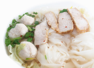 Noodle with pieces of pork and pork balls