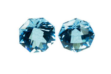 Fototapeta premium Blue sapphire isolated on white