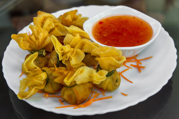 Fried flour sheet wrapped shrimp