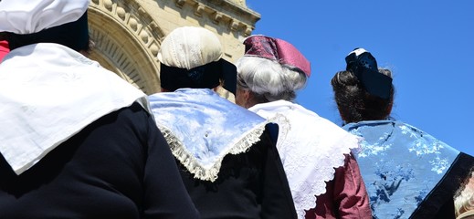 ARLESIENNE, 