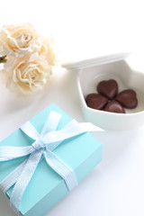 Obraz na płótnie Canvas homemade heart shaped chocolate and gift box for Valentine's day