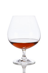 Weinbrand im Glas isoliert