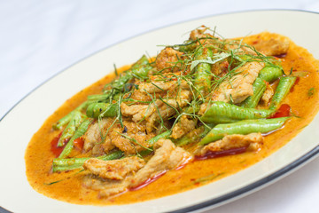 fried chicken with red curry