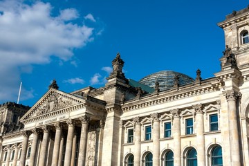 Fototapeta na wymiar Das Reichstagsgebäude (Berlin)