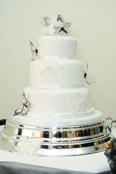 Black And White Wedding Cake