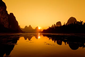 Gordijnen The China Guilin sunset raft © snvv