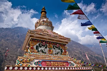 Fotobehang Temple in Himalayas © berzina