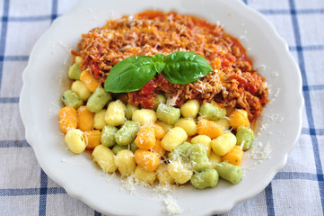 Gnocchi mit Bolognese Sauce