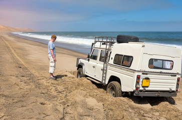 Tourist having problems with 4x4 car