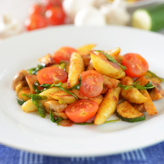Pilz-Gemüse-Schupfnuderl-Pfanne