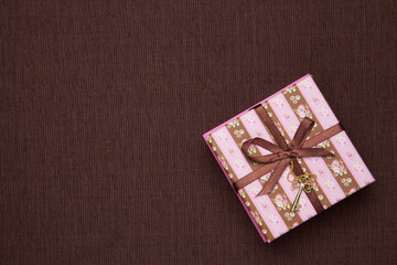 gift box striped