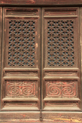Wood windows and sculpture works in the Eastern Royal Tombs of t