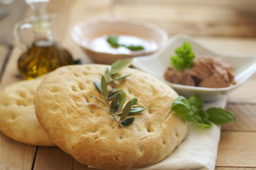 Fladenbrot mit Fisch