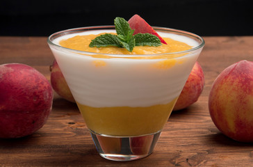 Dessert alla pesca