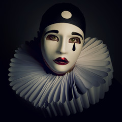Pierrot mask - obrazy, fototapety, plakaty