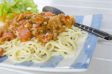 spaghetti with tomato pork sauce and sausage