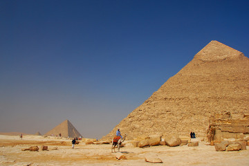 pyramide mit kamele