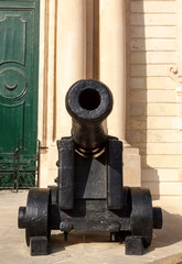 Fototapeta na wymiar Valetta, Malta cannon in city