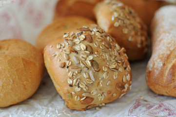 Frisches Brot und Broetchen.
