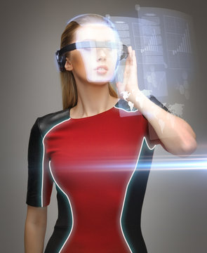 woman with futuristic glasses