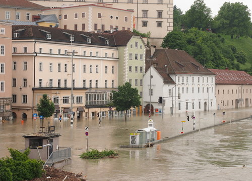 Hochwasser - Donau überschwemmt Linzer Altstadt