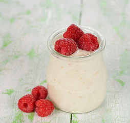 Yogurt with raspberries
