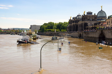 Dresden Bruhl's Terrace and Terassenufer, 05.06.2013, Elbe 840cm