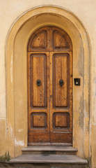 vecchia porta di legno ,Toscana,Italia
