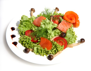 Salat mit Räucherlachs