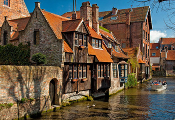 Huizen langs de grachten van Brugge of Brugge, België
