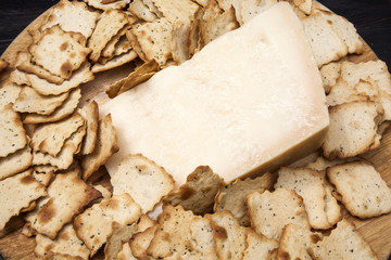 Formaggio e crackers