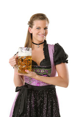 Frau in Tracht mit Bier