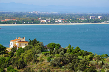Fototapeta na wymiar Wybrzeże Morza Śródziemnego w południowej Roussillon