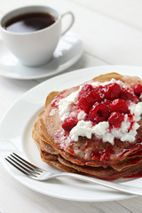 pancakes with ricotta and raspberry sauce