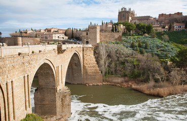 Fototapeta na wymiar Toledo - Spójrz do San Martin s narzeczonej