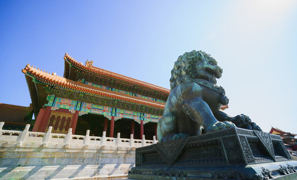 bronze lion in the Forbidden City