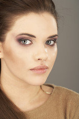 Fototapeta premium younng woman close up portrait
