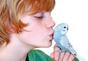 Junge mit Wellensittich