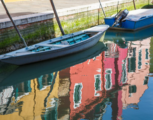 Fototapeta na wymiar Colorful Burano Reflections