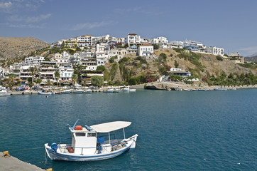 Fototapeta na wymiar Kreta, Hafen mit Agía Galíni