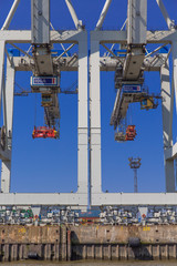 Twin - Containerkran Hafen Hamburg